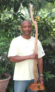 Sculptor Antonius Roberts with Bahamas Web Award