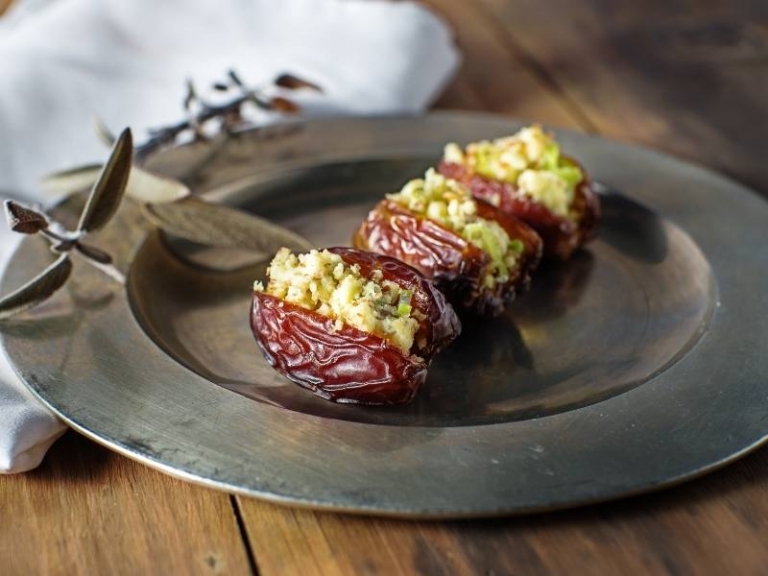 Easy Snacks to Make with Dates Eating in The Bahamas