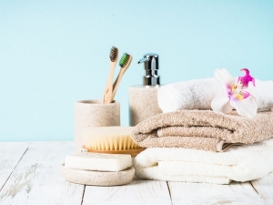 Ultimate Travel Toiletry List for Women
