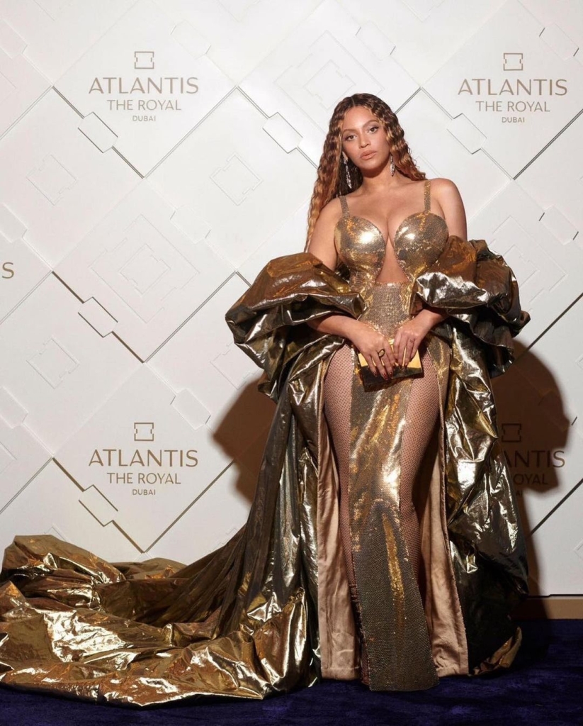Beyoncé’s Wore 4 Colorful Looks During Her Private Performance at Dubai’s Atlantis The Royal: Including a Gold Dolce & Gabbana, a Yellow Atelier Zuhra, a Red Nicolas Jebran and More